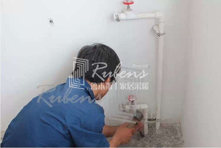 草莓视频污片：暖气片安装图文教程攻略5