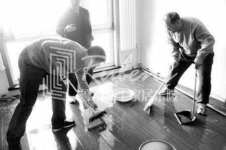 草莓视频污片，暖气片上冻